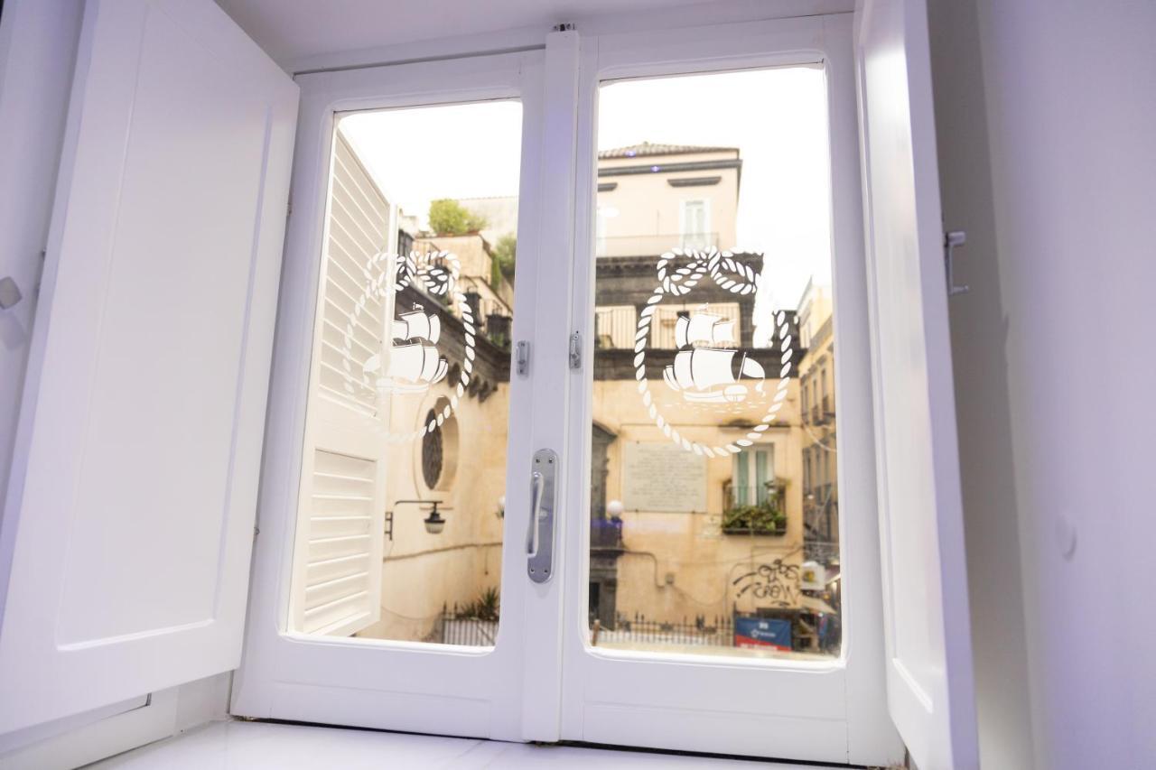 A Fenestrella E San Gregorio Armeno Apartment Наполи Екстериор снимка