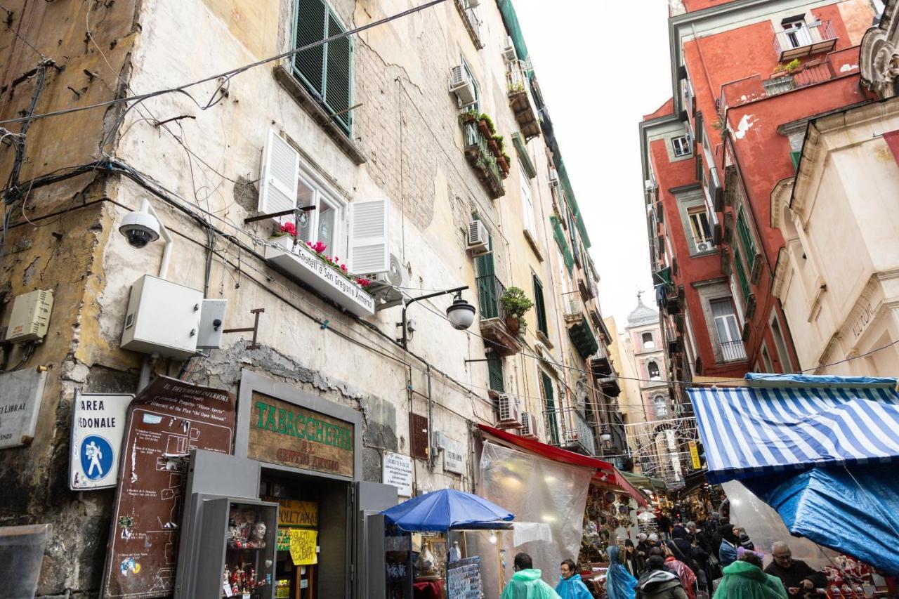 A Fenestrella E San Gregorio Armeno Apartment Наполи Екстериор снимка