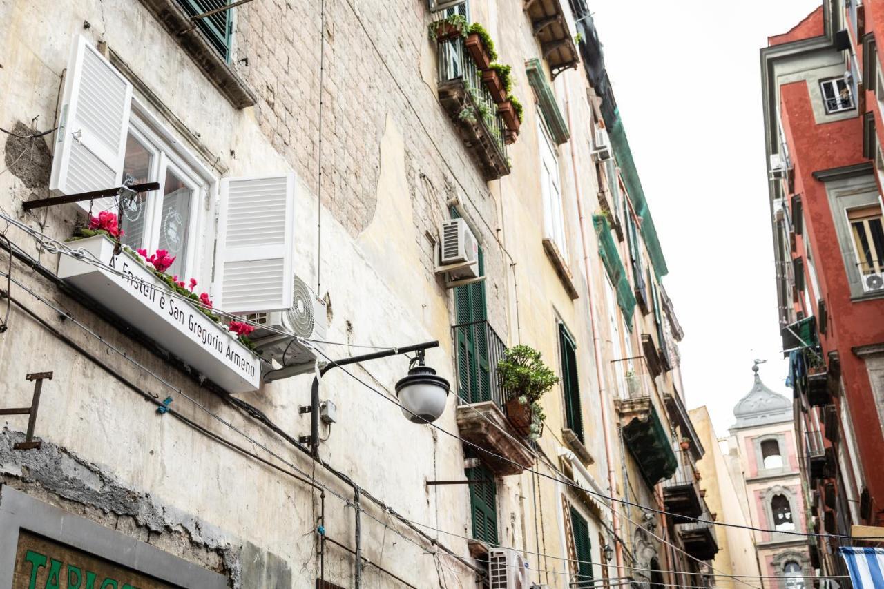 A Fenestrella E San Gregorio Armeno Apartment Наполи Екстериор снимка